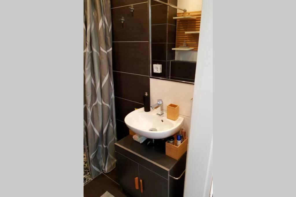 Apartment In Neudorf Nahe Du Zentrum Und Uni/Zoo Duisbourg Extérieur photo